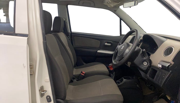 2015 Maruti Wagon R 1.0 LXI, Petrol, Manual, 25,712 km, Right Side Front Door Cabin