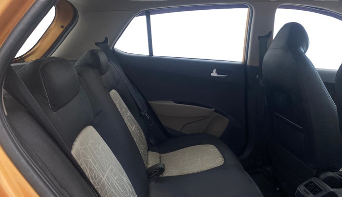 2015 Hyundai Grand i10 SPORTZ 1.2 KAPPA VTVT, Petrol, Manual, 82,147 km, Right Side Rear Door Cabin