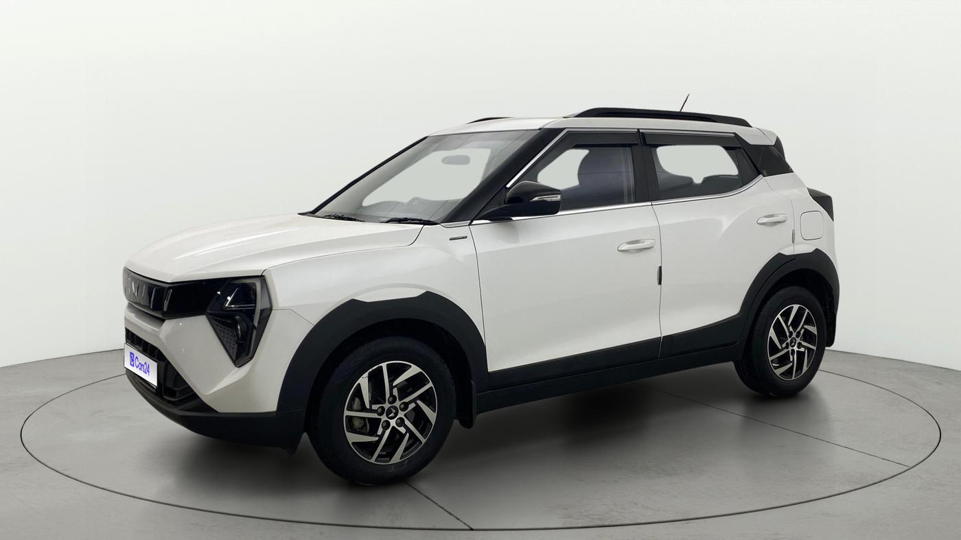 2024 Mahindra XUV 3XO AX5 1.2 L TCMPFI AT, Petrol, Automatic, 12,756 km, Left Front Diagonal