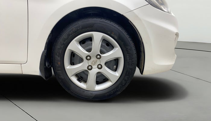 2014 Hyundai Verna FLUIDIC 1.6 VTVT EX, Petrol, Manual, 1,14,418 km, Right Front Wheel