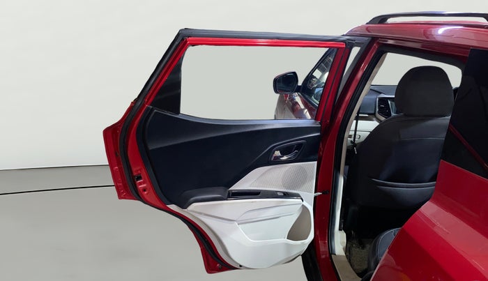 2022 Mahindra XUV300 W8 1.2 PETROL, Petrol, Manual, 41,249 km, LHS Rear Door