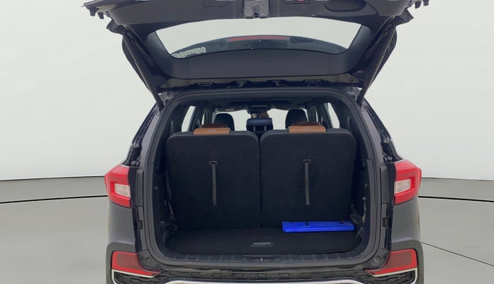 2022 Mahindra ALTURAS G4 4WD AT, Diesel, Automatic, 31,163 km, Boot Open Zoomed View