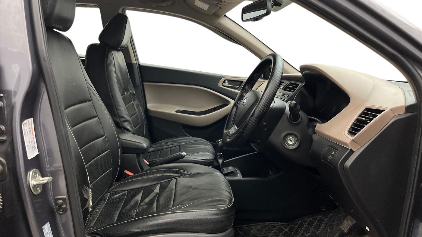 2017 Hyundai Elite i20 SPORTZ 1.2, Petrol, Manual, 43,581 km, Right Side Front Door Cabin