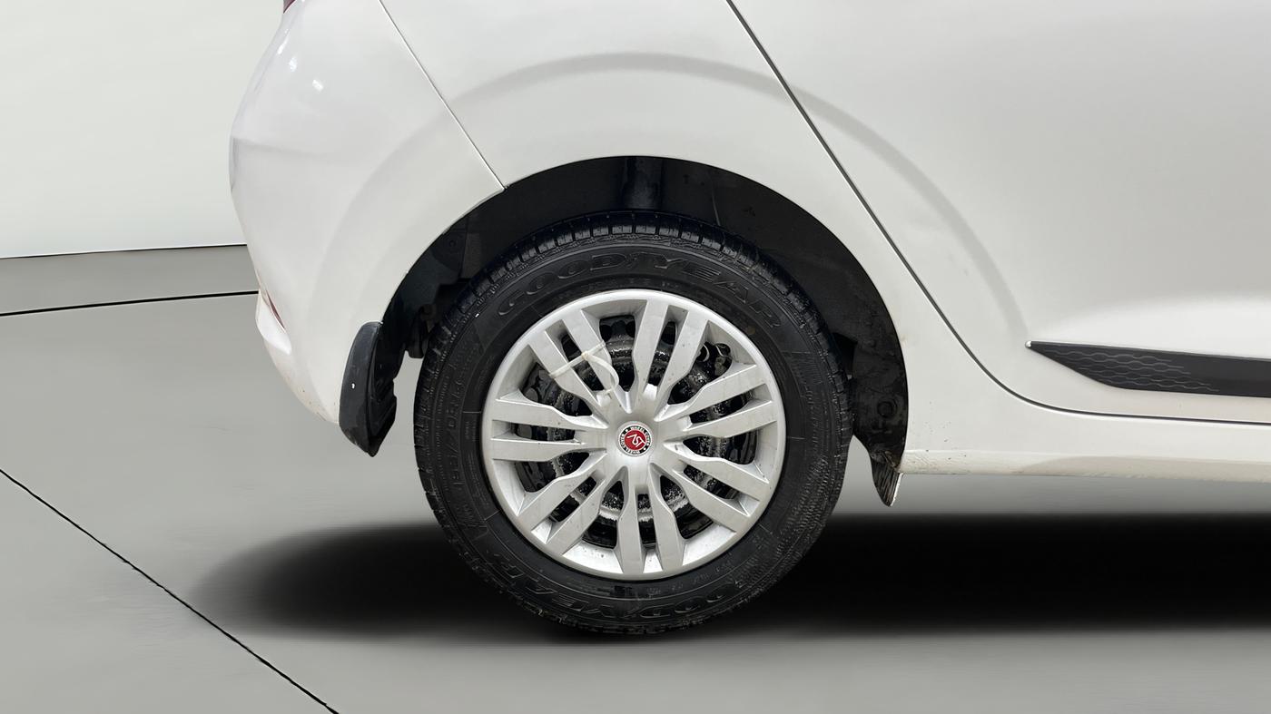 2021 Hyundai GRAND I10 NIOS ERA 1.2 KAPPA VTVT, Petrol, Manual, 28,477 km, Right Rear Wheel