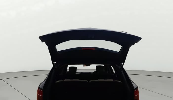2014 Hyundai Santa Fe 4 WD AT, Diesel, Automatic, 90,566 km, Boot Door Open