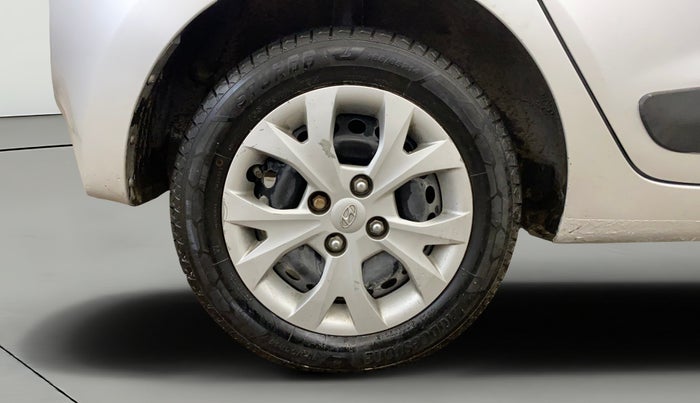 2016 Hyundai Grand i10 SPORTZ 1.2 KAPPA VTVT, Petrol, Manual, 68,138 km, Right Rear Wheel