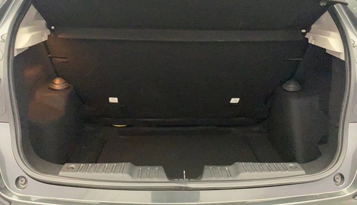 2022 Tata ALTROZ XZA, Petrol, Automatic, 10,001 km, Boot Open Zoomed View