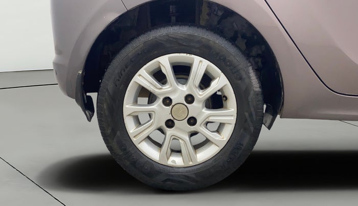 2016 Tata Tiago XZ PETROL, Petrol, Manual, 1,25,966 km, Right Rear Wheel