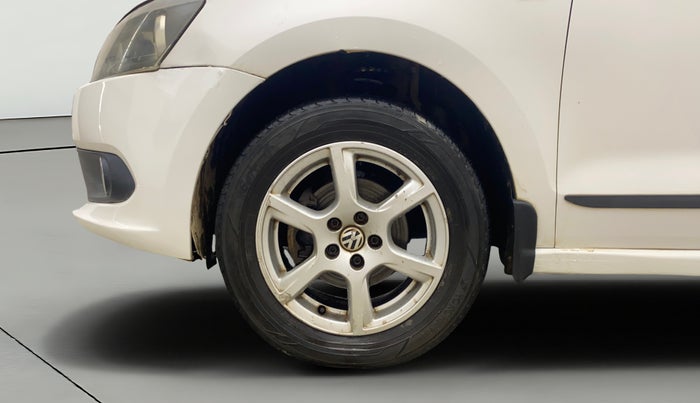 2013 Volkswagen Vento HIGHLINE 1.6 MPI, Petrol, Manual, 1,17,067 km, Left Front Wheel