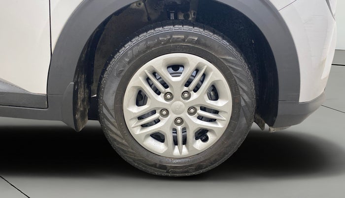 2022 KIA CARENS PRESTIGE 1.5 PETROL 7 STR, CNG, Manual, 14,845 km, Right Front Wheel