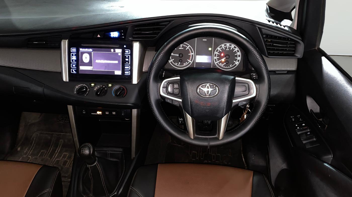2018 Toyota Innova Crysta 2.4 GX 8 STR, Diesel, Manual, 28,379 km, Steering Wheel Close Up