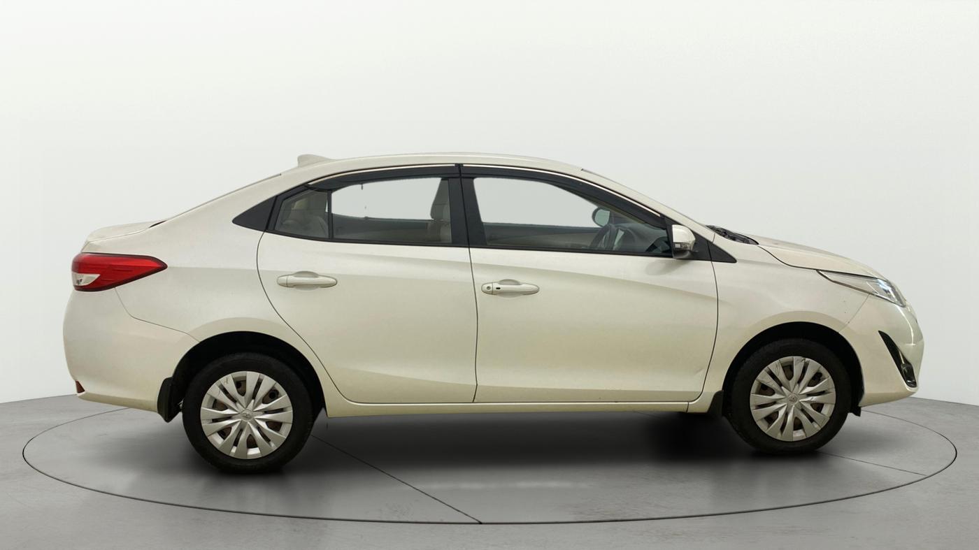 2018 Toyota YARIS G CVT, Petrol, Automatic, 44,257 km, Right Side View