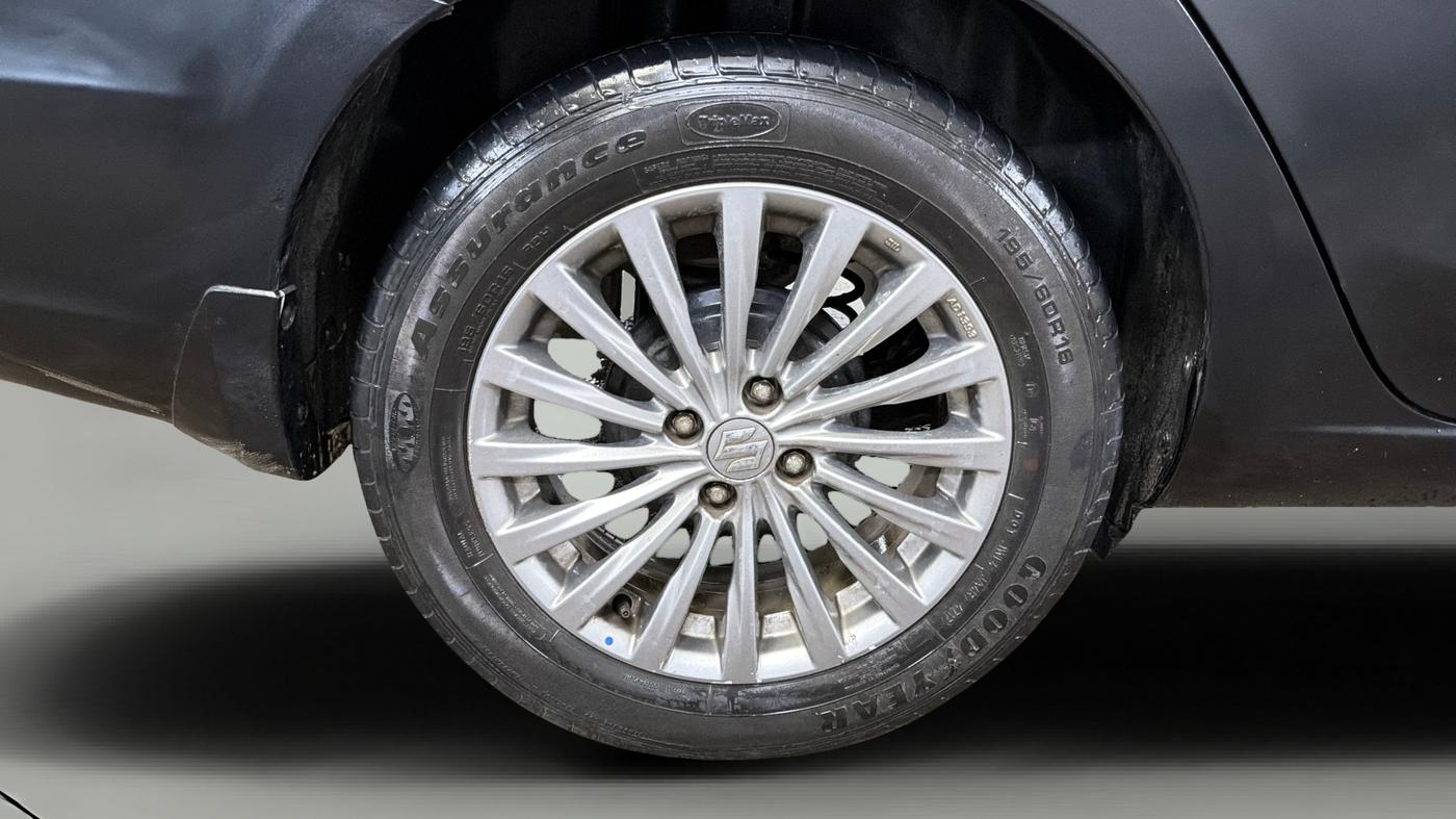 2017 Maruti Ciaz ALPHA 1.4 PETROL, Petrol, Manual, 46,349 km, Right Rear Wheel