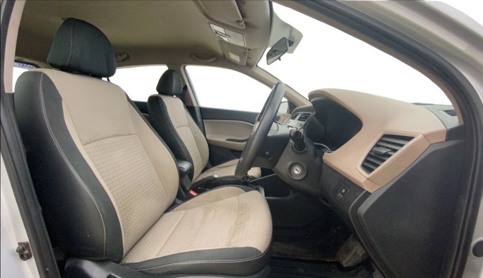 2017 Hyundai Elite i20 SPORTZ 1.2, Petrol, Manual, 57,780 km, Right Side Front Door Cabin