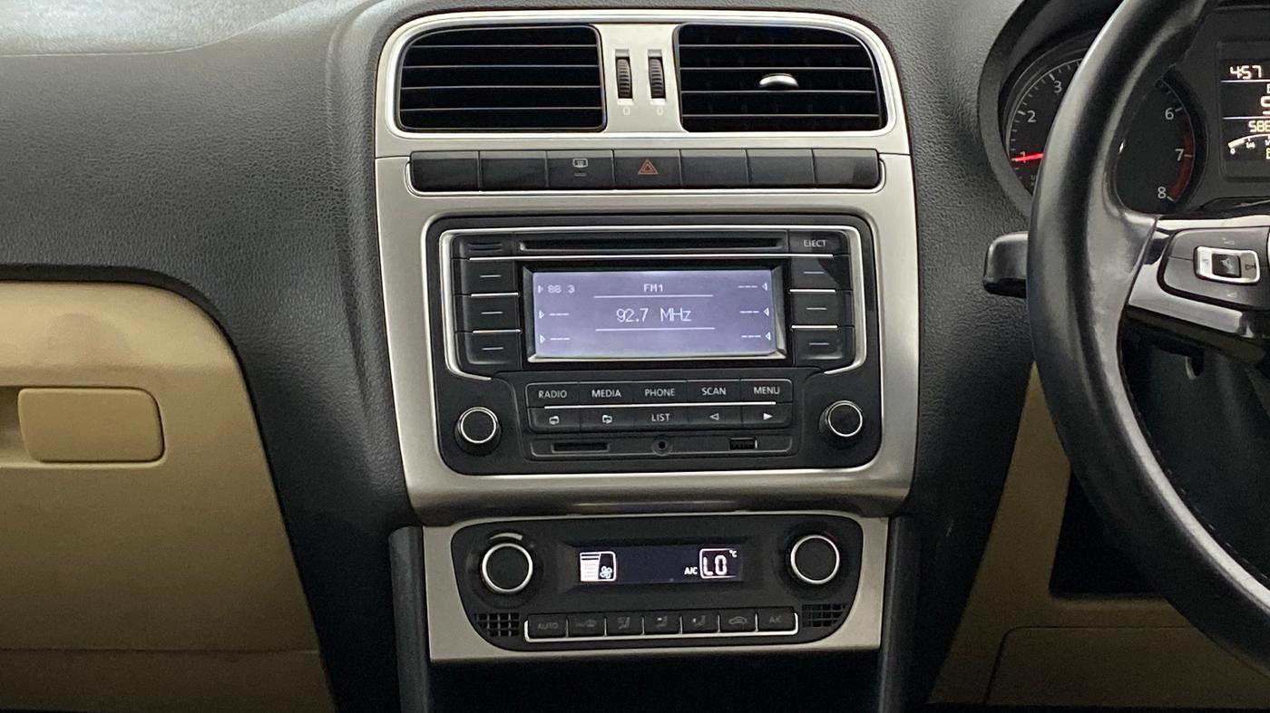 2015 Volkswagen Polo HIGHLINE1.2L, Petrol, Manual, 58,680 km, Air Conditioner