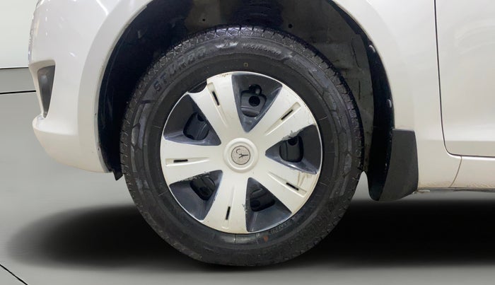 2015 Maruti Swift VXI, Petrol, Manual, 68,345 km, Left Front Wheel