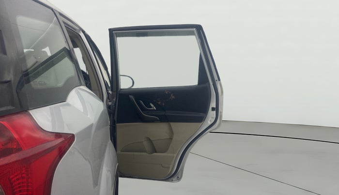 2017 Mahindra XUV500 W6 1.99, Diesel, Manual, 63,827 km, RHS Rear Door