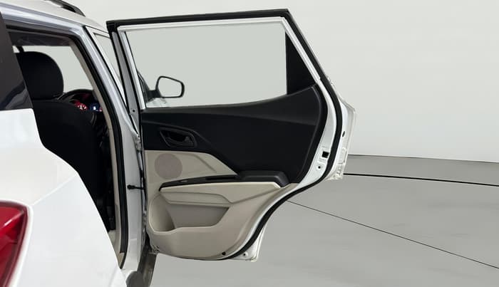 2024 Mahindra XUV300 W4 1.5 DIESEL, Diesel, Manual, 84,053 km, RHS Rear Door