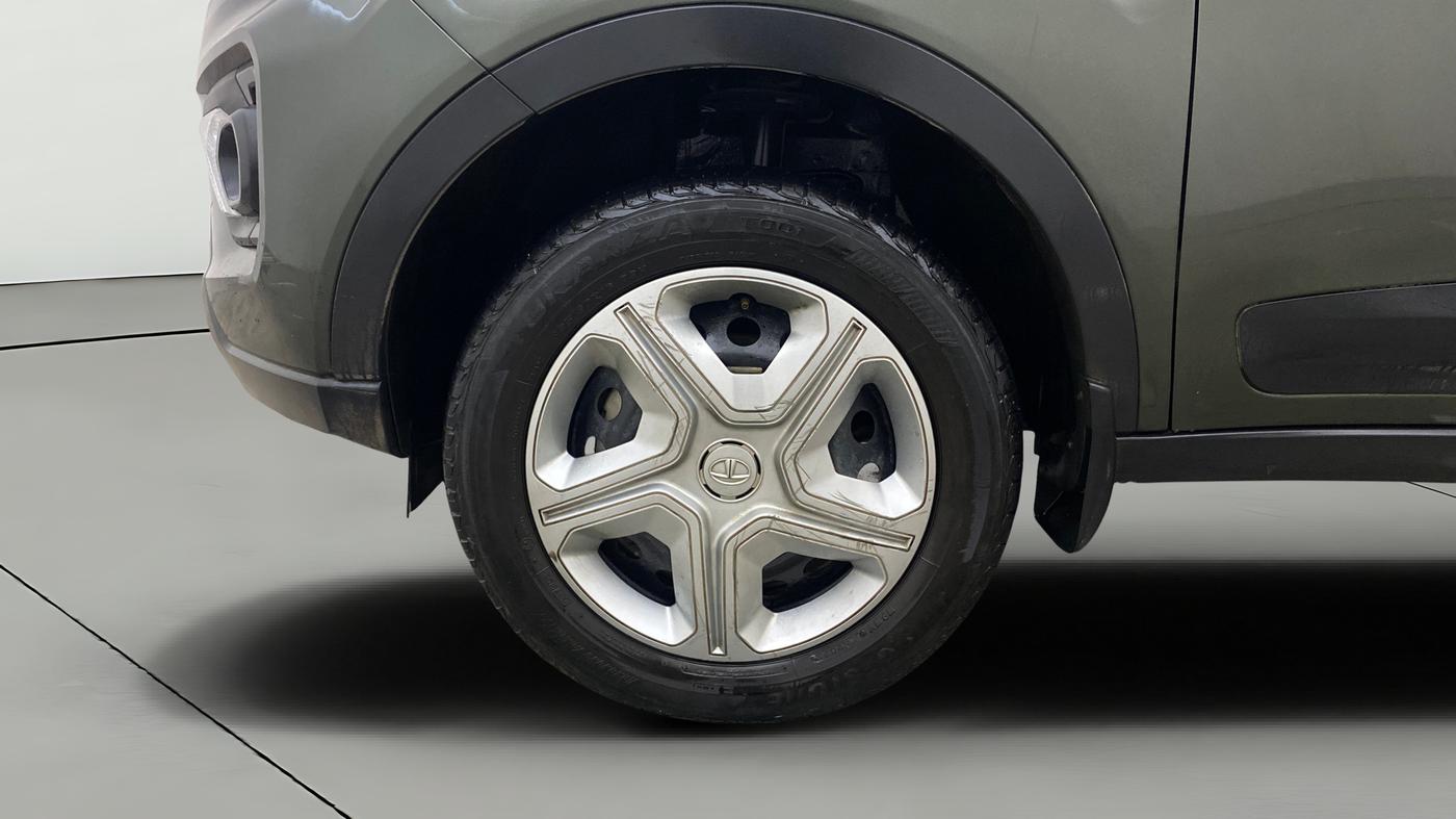 2023 Tata NEXON XM PLUS SUNROOF PETROL, Petrol, Manual, 40,603 km, Left Front Wheel