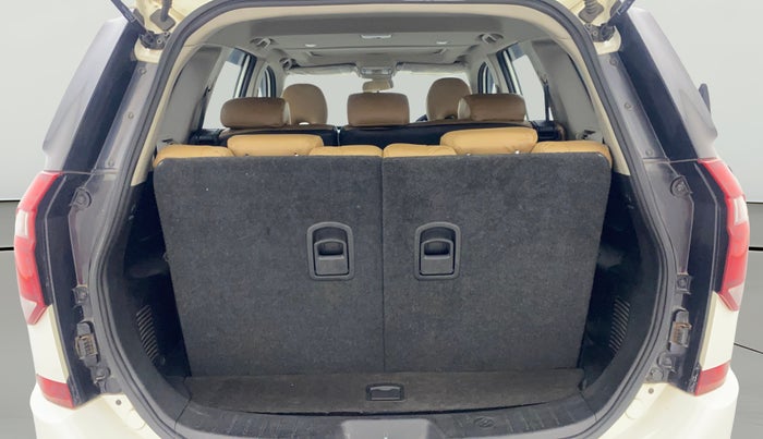 2020 Mahindra XUV500 W9, Diesel, Manual, 78,213 km, Boot Open Zoomed View