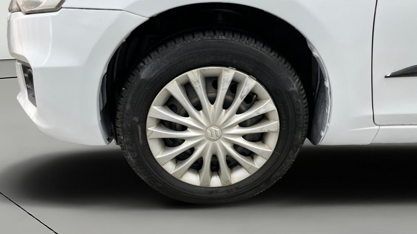 2016 Maruti Ciaz VXI+AT, Petrol, Automatic, 1,20,281 km, Left Front Wheel