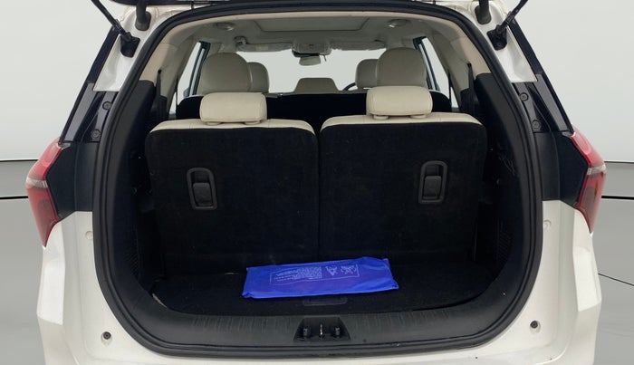 2022 Mahindra XUV700 AX 7 P AT 7 STR, Petrol, Automatic, 18,173 km, Boot Open Zoomed View
