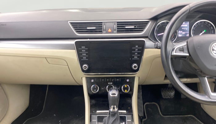 2017 Skoda Superb STYLE 1.8 TSI AT, Petrol, Automatic, 38,280 km, Air Conditioner