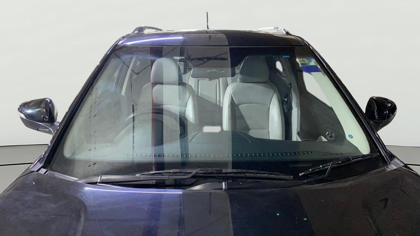 2023 Mahindra XUV300 W8 (O) 1.2 PETROL, Petrol, Manual, 27,501 km, Front Windshield