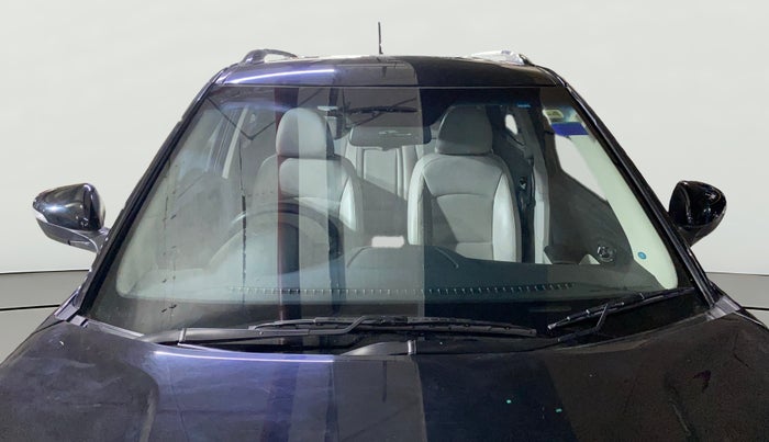 2023 Mahindra XUV300 W8 (O) 1.2 PETROL, Petrol, Manual, 27,501 km, Front Windshield