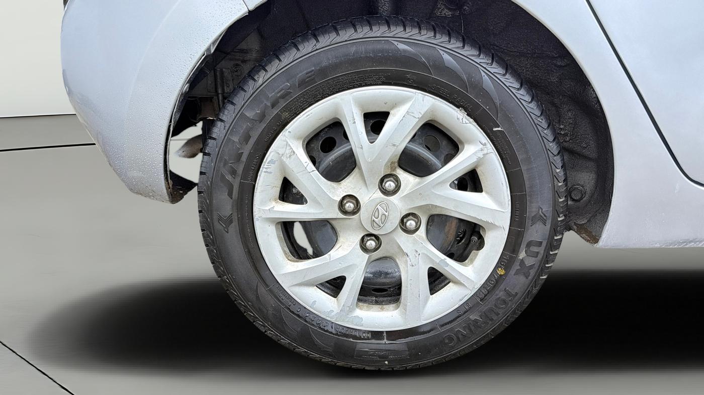 2018 Hyundai Grand i10 MAGNA AT 1.2 KAPPA VTVT, Petrol, Automatic, 56,890 km, Right Rear Wheel
