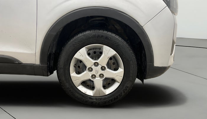 2020 Mahindra XUV300 W6 1.5 DIESEL, Diesel, Manual, 50,032 km, Right Front Wheel