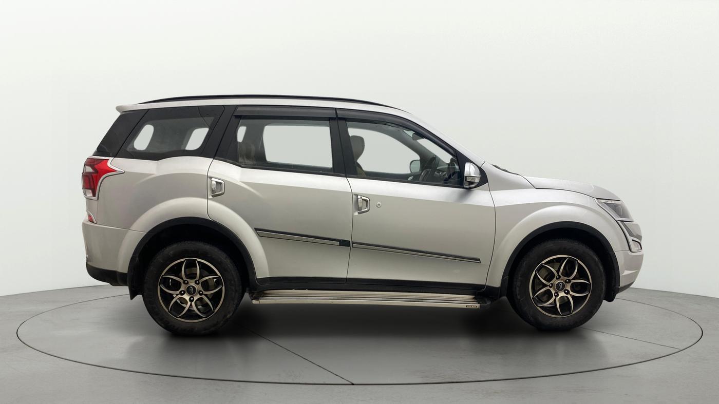 2020 Mahindra XUV500 W7, Diesel, Manual, 68,921 km, Right Side View