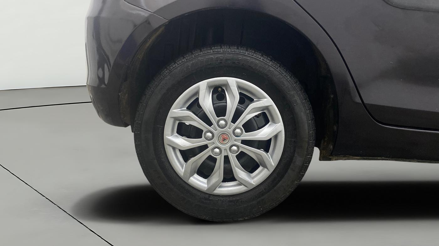 2016 Maruti Swift VDI (O), Diesel, Manual, 91,202 km, Right Rear Wheel