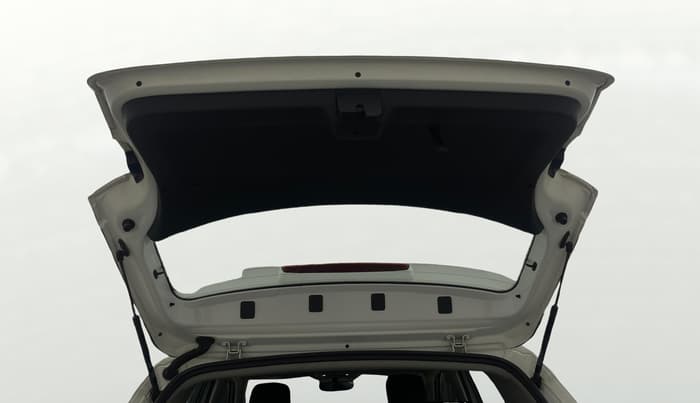 2021 Skoda KUSHAQ STYLE 1.0L TSI AT, Petrol, Automatic, 98,376 km, Boot Door Open