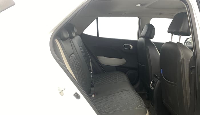 2024 Hyundai VENUE SX 1.2 PETROL, Petrol, Manual, 15,828 km, Right Side Rear Door Cabin