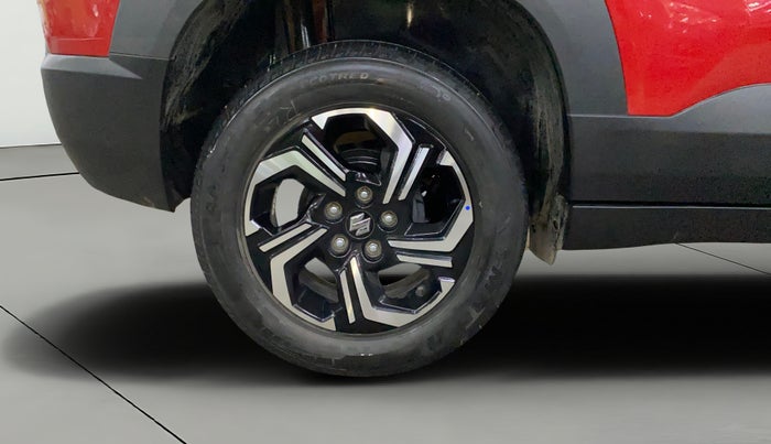 2022 Maruti BREZZA ZXI + AT SMART HYBRID, Petrol, Automatic, 30,104 km, Right Rear Wheel