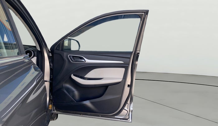 2022 MG ASTOR SMART 1.5 CVT, Petrol, Automatic, 18,352 km, RHS Front Door