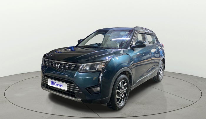 2022 Mahindra XUV300 W8 (O) 1.5 DIESEL, Diesel, Manual, 1,10,037 km, Left Front Diagonal