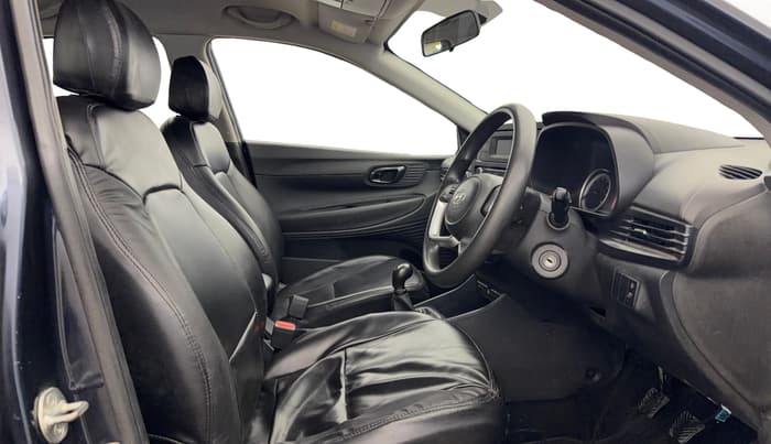 2022 Hyundai NEW I20 MAGNA 1.2 MT, Petrol, Manual, 37,032 km, Right Side Front Door Cabin