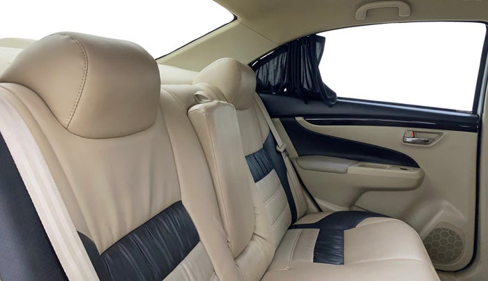 2014 Maruti Ciaz VXI, CNG, Manual, 55,405 km, Right Side Rear Door Cabin