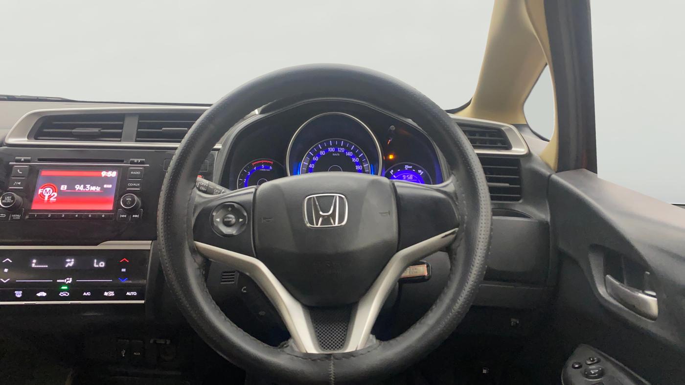 2015 Honda Jazz 1.5L I-DTEC V, Diesel, Manual, 1,45,808 km, Steering Wheel Close Up
