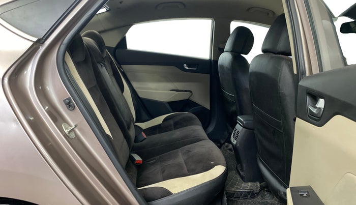 2018 Hyundai Verna 1.6 VTVT SX, Petrol, Manual, 51,170 km, Right Side Rear Door Cabin