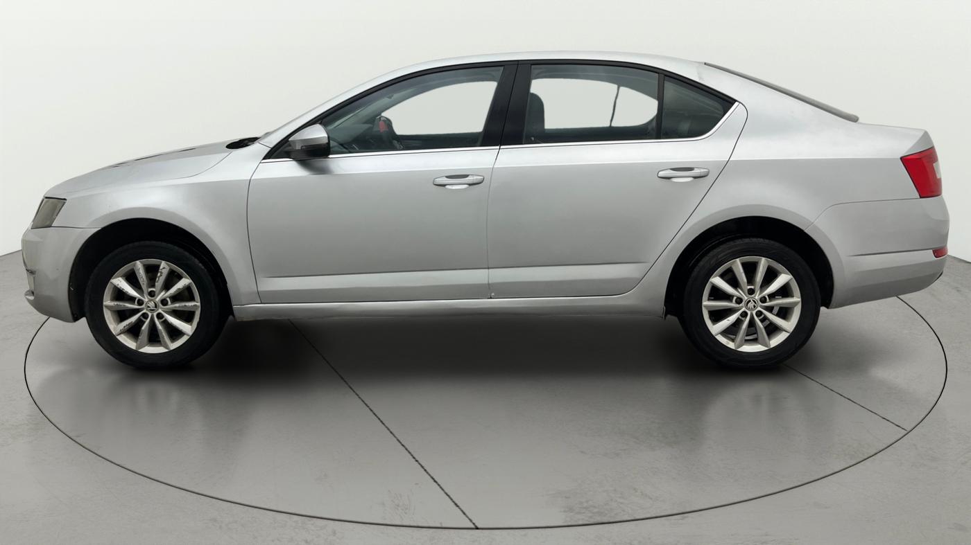 2015 Skoda Octavia AMBITION 1.4 TSI, Petrol, Manual, 1,47,263 km, Left Side