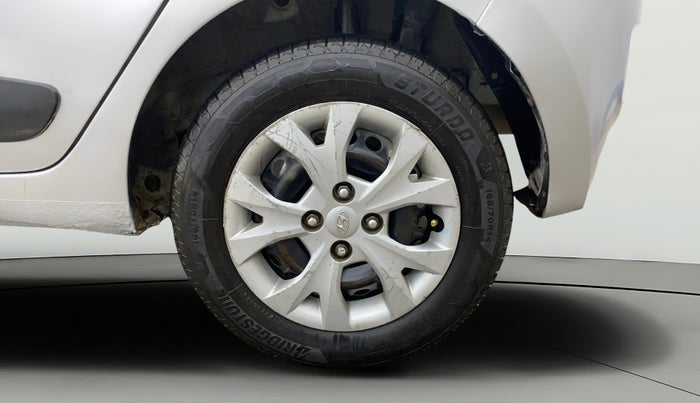 2015 Hyundai Grand i10 SPORTZ 1.2 KAPPA VTVT, Petrol, Manual, 1,04,808 km, Left Rear Wheel