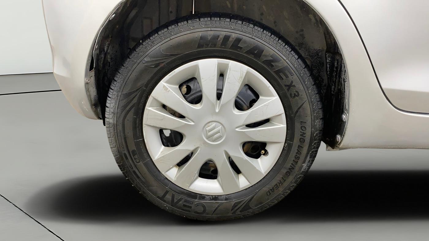 2014 Maruti Swift VXI, Petrol, Manual, 71,357 km, Right Rear Wheel