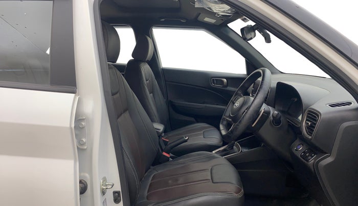 2024 Hyundai VENUE SX(O) 1.0 Turbo DCT Knight Edition, Petrol, Automatic, 15,504 km, Right Side Front Door Cabin