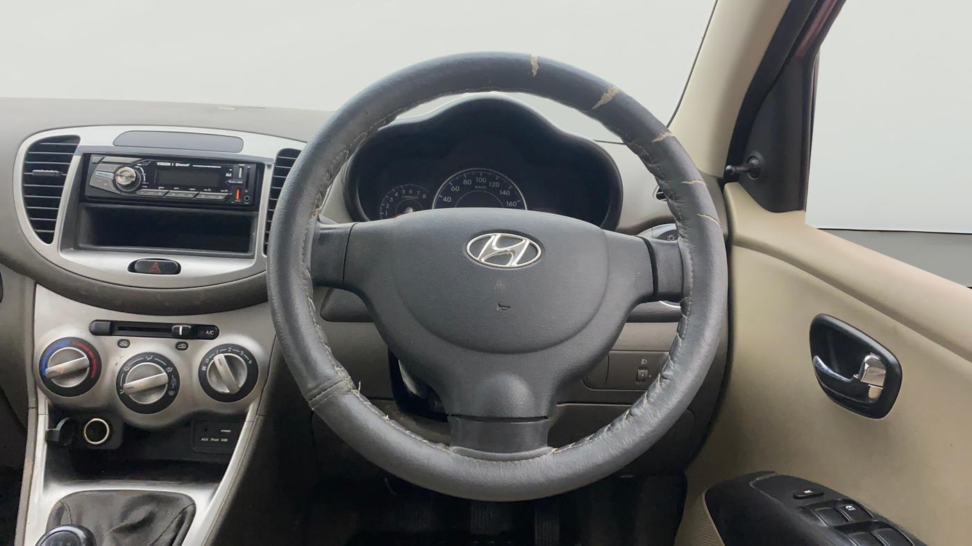 2015 Hyundai i10 SPORTZ 1.1, Petrol, Manual, 50,075 km, Steering Wheel Close Up