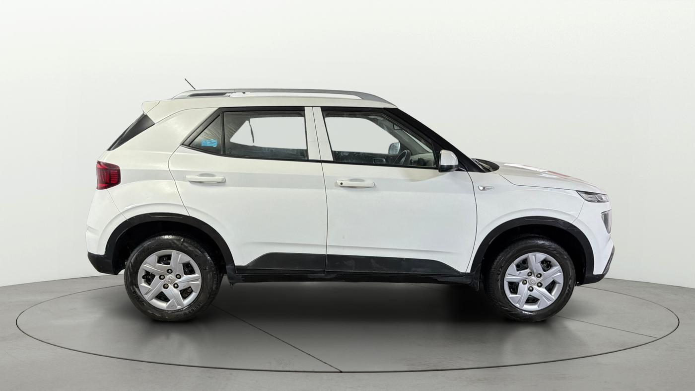 2021 Hyundai VENUE S 1.2, Petrol, Manual, 53,582 km, Right Side View