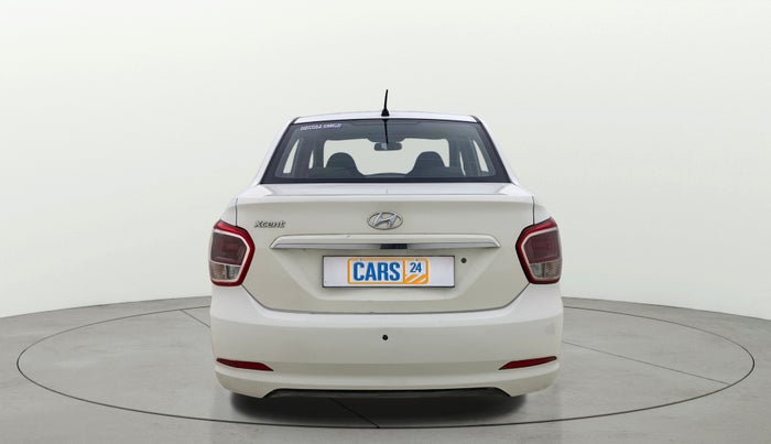 2015 Hyundai Xcent BASE 1.2, CNG, Manual, 1,28,390 km, Back/Rear