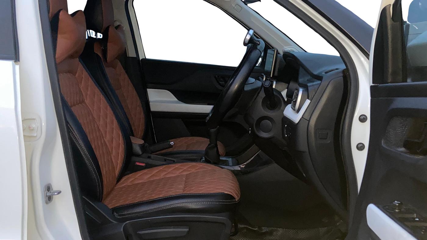 2024 Tata PUNCH ACCOMPLISHED SUNROOF MT, Petrol, Manual, 22,609 km, Right Side Front Door Cabin